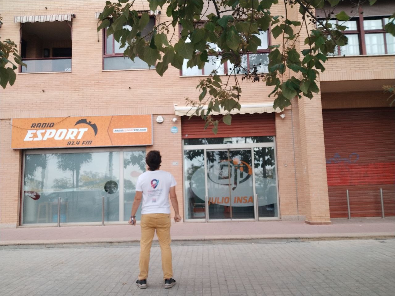 Entrada de la emisora Radio Esport 91.4 FM en Valencia
